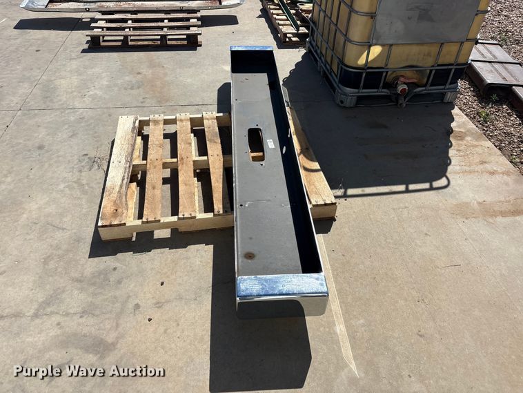 image for item FC2396 Westernstar W4900SF bumper