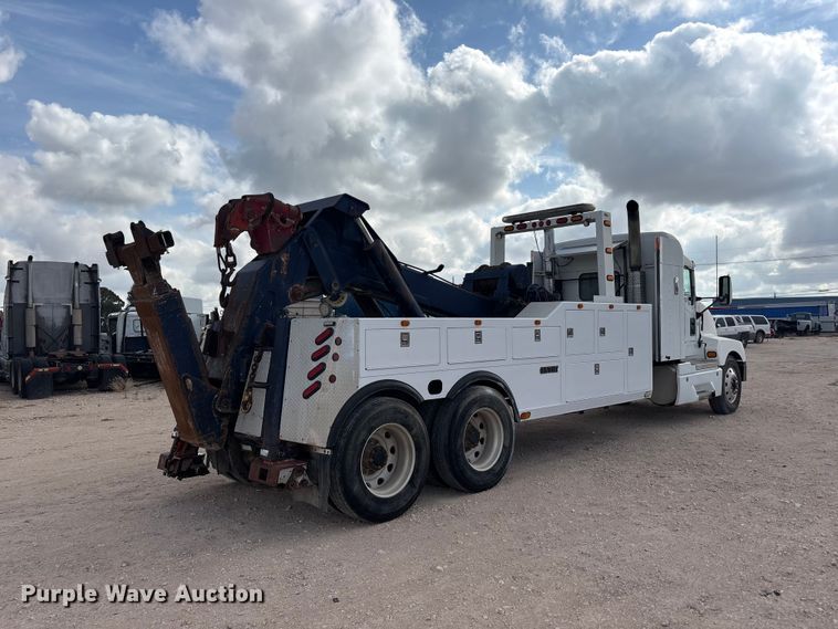 image for item FC2404 2000 Kenworth T600 tow truck