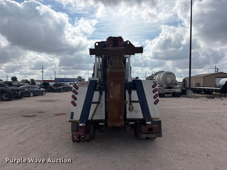 image for item FC2404 2000 Kenworth T600 tow truck