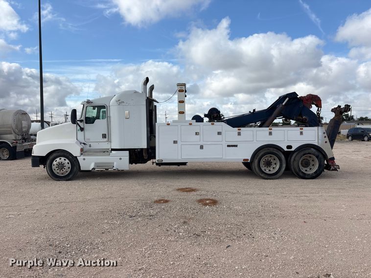image for item FC2404 2000 Kenworth T600 tow truck