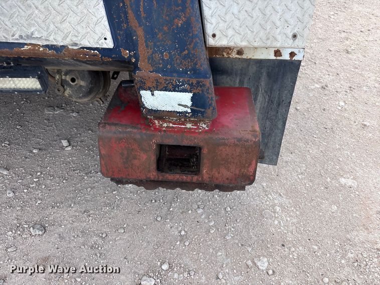 image for item FC2404 2000 Kenworth T600 tow truck