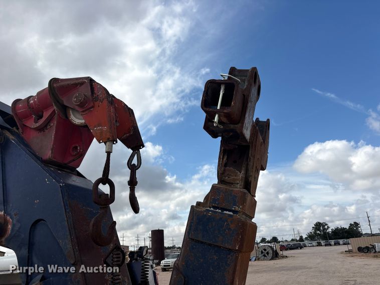 image for item FC2404 2000 Kenworth T600 tow truck