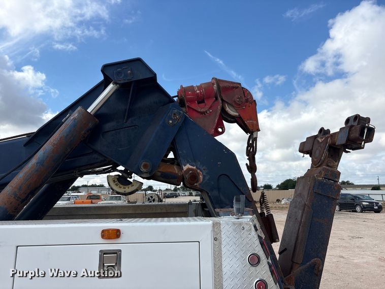 image for item FC2404 2000 Kenworth T600 tow truck