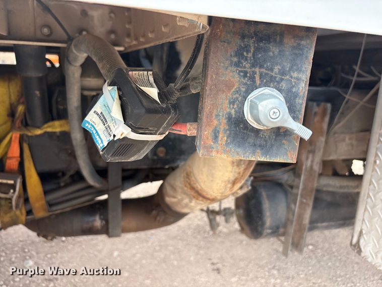 image for item FC2404 2000 Kenworth T600 tow truck