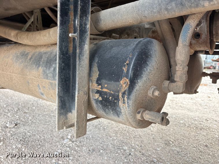 image for item FC2404 2000 Kenworth T600 tow truck