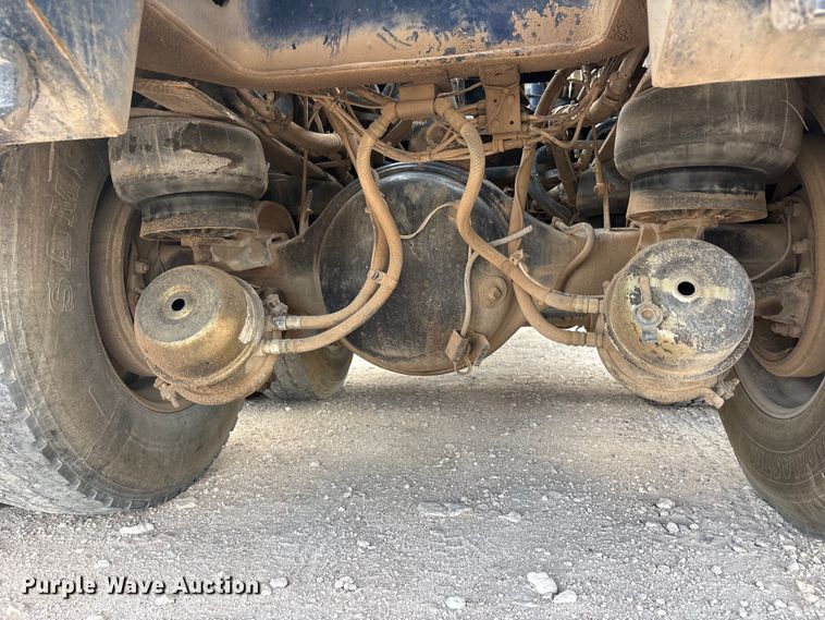 image for item FC2404 2000 Kenworth T600 tow truck