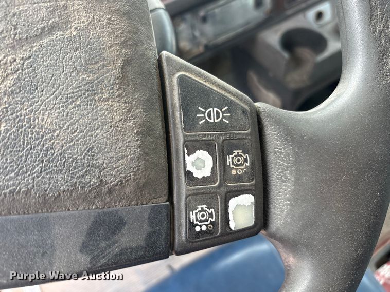 image for item FC2404 2000 Kenworth T600 tow truck