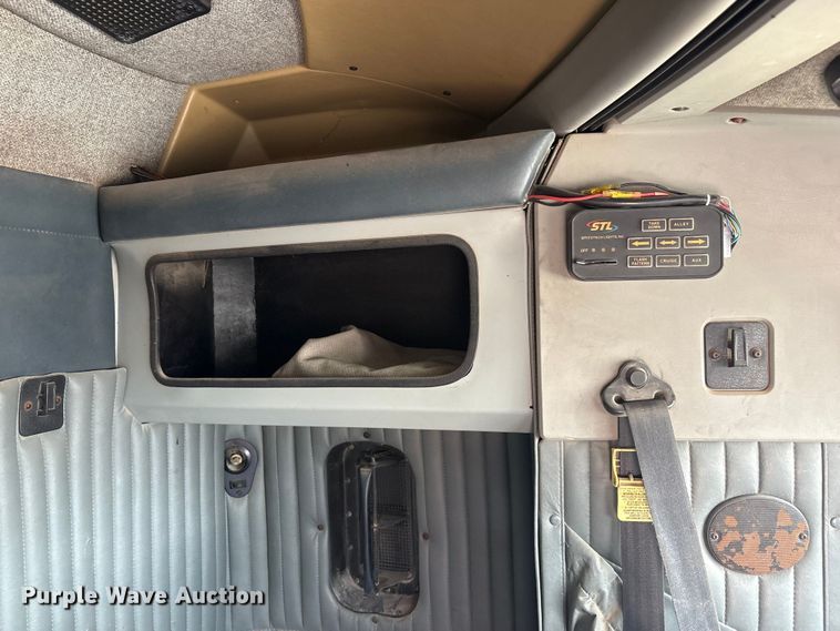 image for item FC2404 2000 Kenworth T600 tow truck