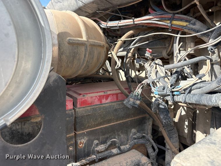 image for item FC2404 2000 Kenworth T600 tow truck