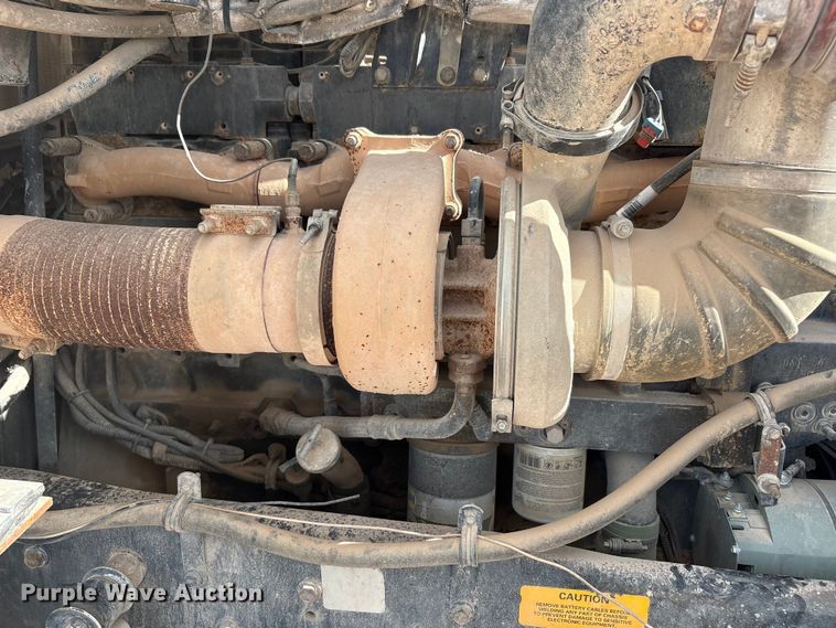 image for item FC2404 2000 Kenworth T600 tow truck