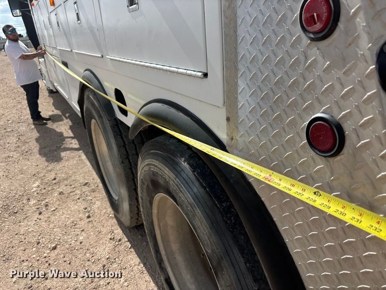image for item FC2404 2000 Kenworth T600 tow truck