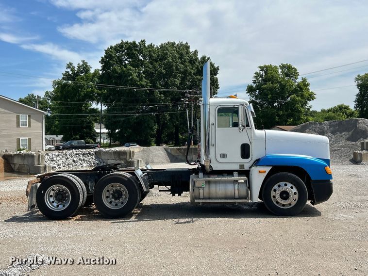 image for item FC2704 2000 Freightliner FLD semi truck