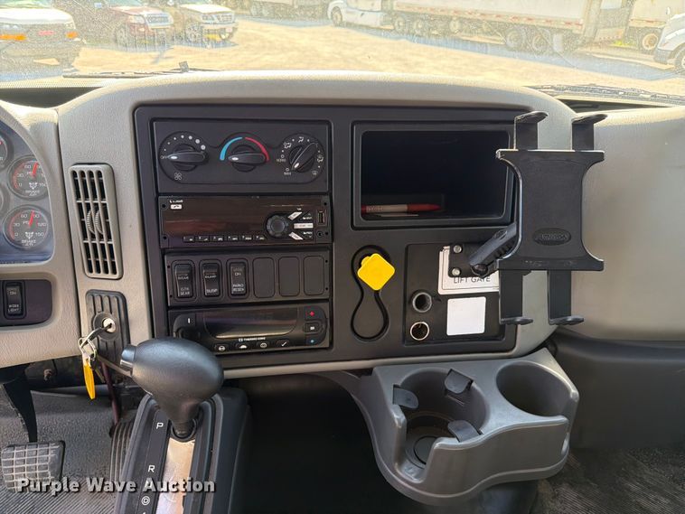 image for item FC3138 2017 International 4300 refrigerated truck