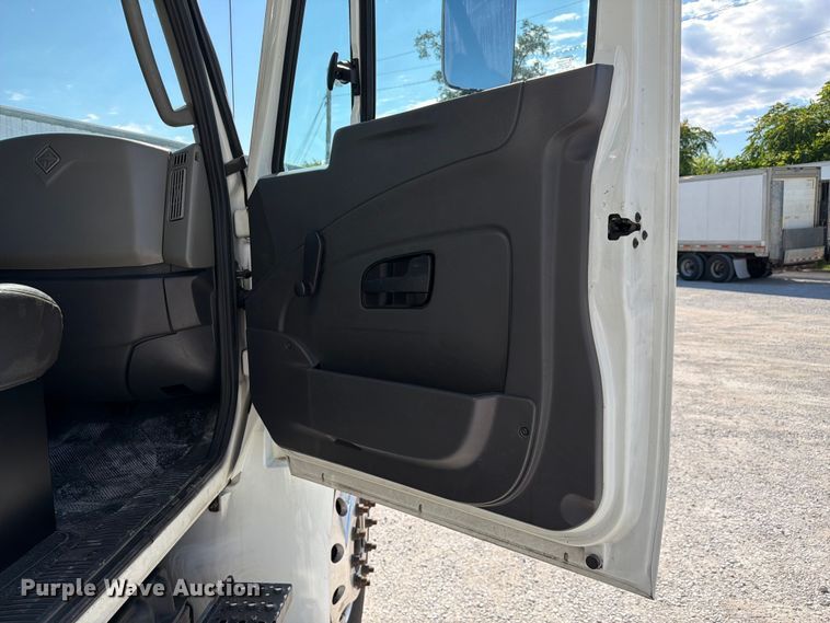 image for item FC3138 2017 International 4300 refrigerated truck