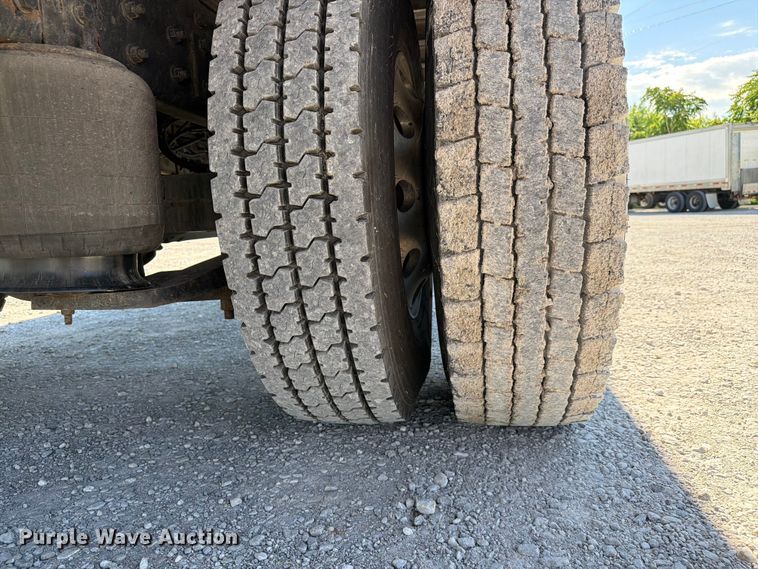 image for item FC3138 2017 International 4300 refrigerated truck