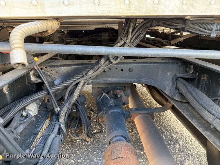 image for item FC3141 2020 Kenworth T680 semi truck