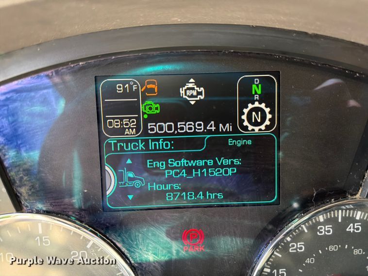 image for item FC3141 2020 Kenworth T680 semi truck