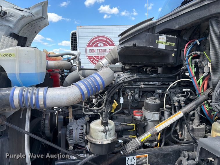 image for item FC3141 2020 Kenworth T680 semi truck