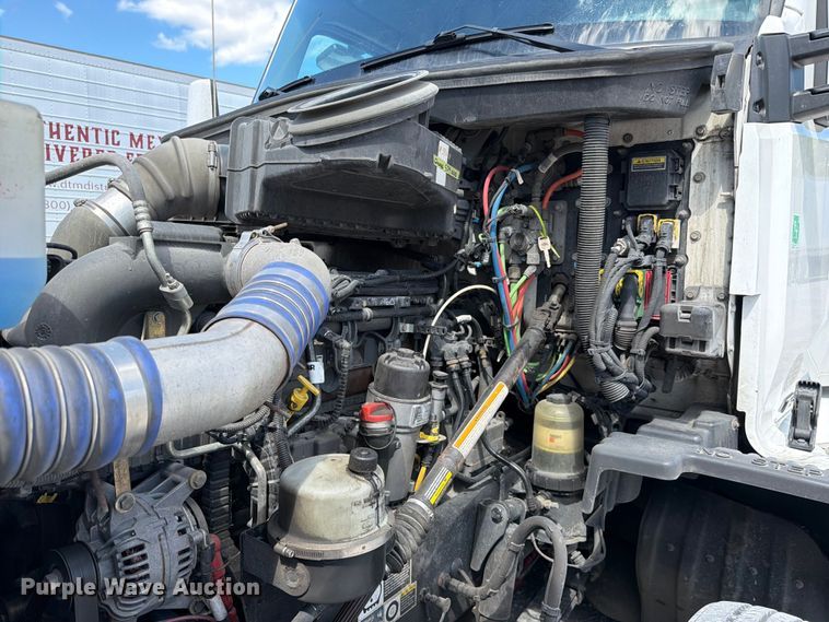 image for item FC3141 2020 Kenworth T680 semi truck