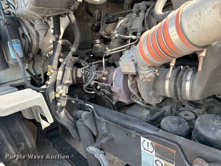 image for item FC3141 2020 Kenworth T680 semi truck