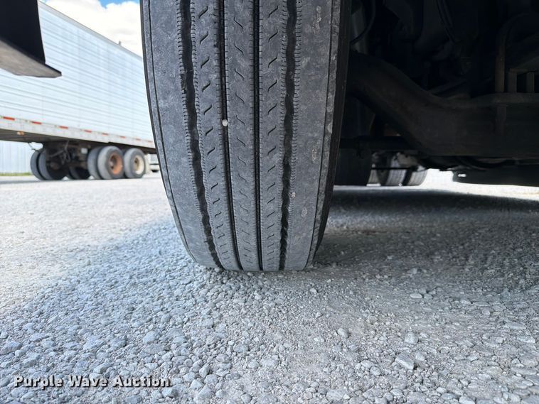 image for item FC3141 2020 Kenworth T680 semi truck