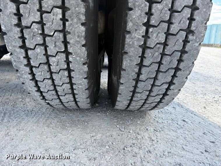 image for item FC3141 2020 Kenworth T680 semi truck