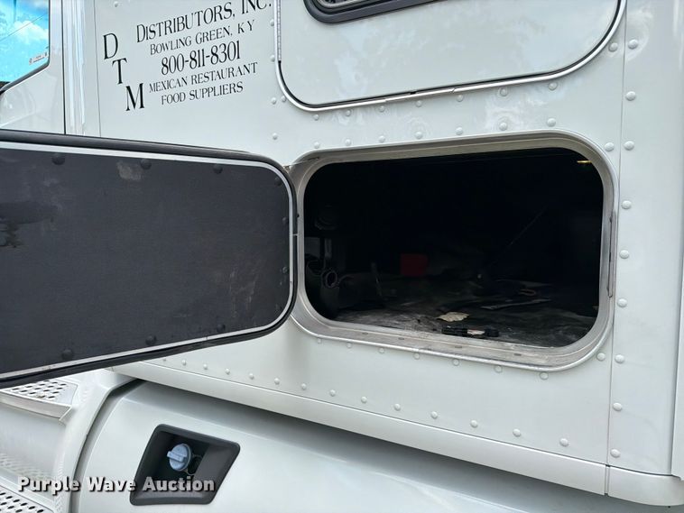 image for item FC3145 2020 Kenworth T680 semi truck