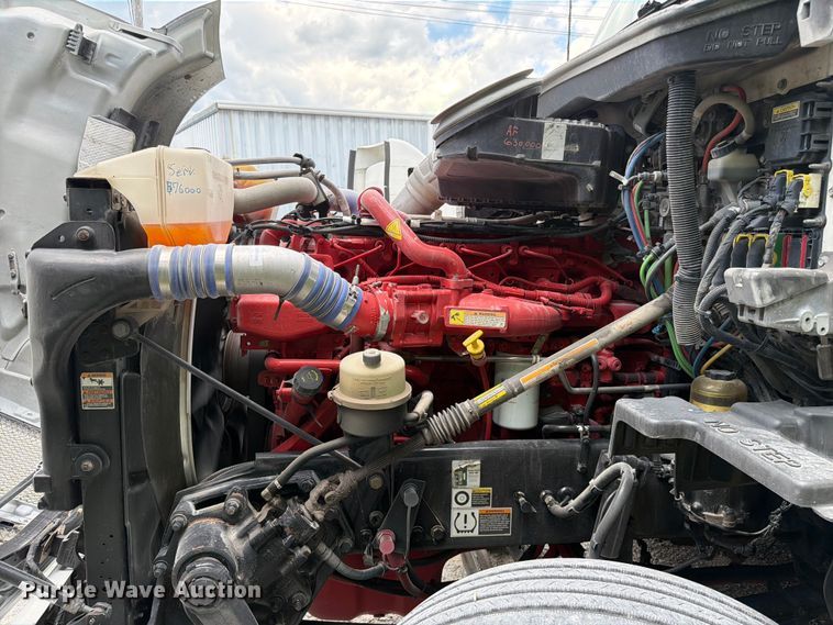 image for item FC3145 2020 Kenworth T680 semi truck