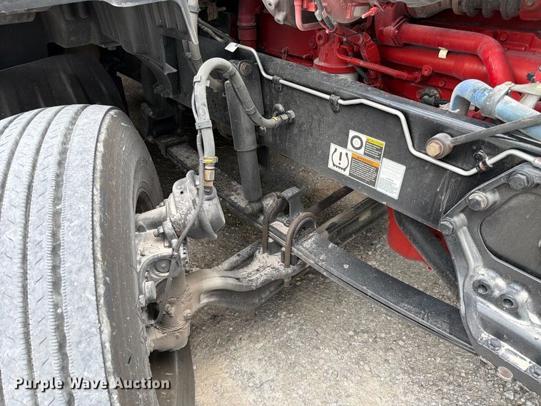 image for item FC3145 2020 Kenworth T680 semi truck