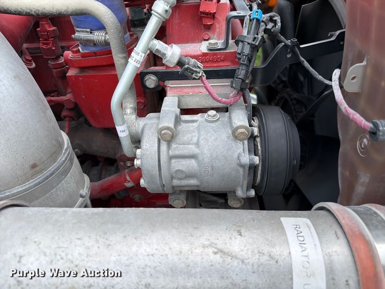 image for item FC3145 2020 Kenworth T680 semi truck