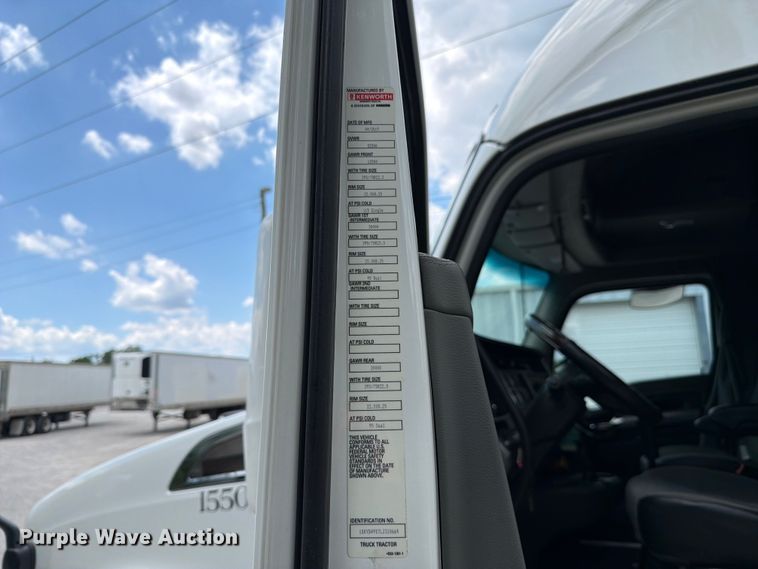 image for item FC3145 2020 Kenworth T680 semi truck