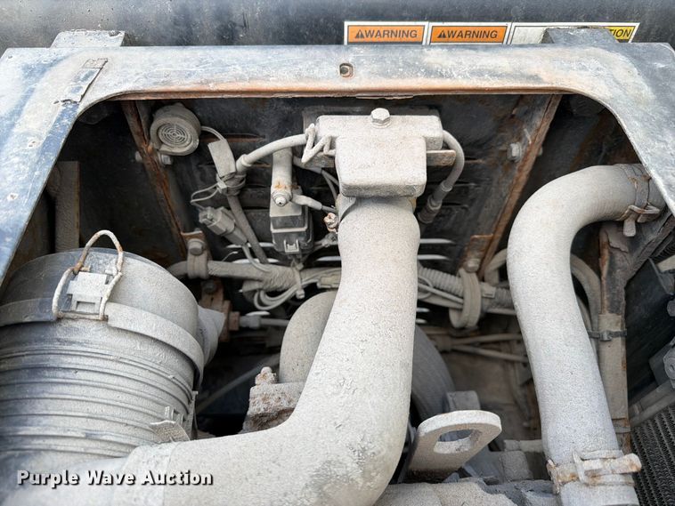 image for item FC3147 2014 Kenworth T660 semi truck
