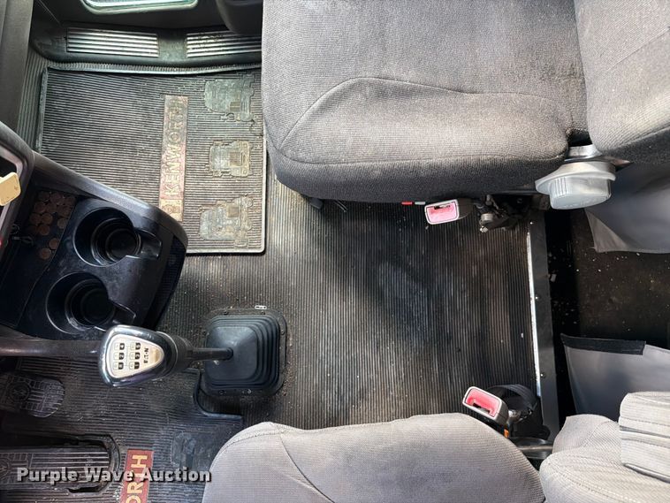 image for item FC3147 2014 Kenworth T660 semi truck