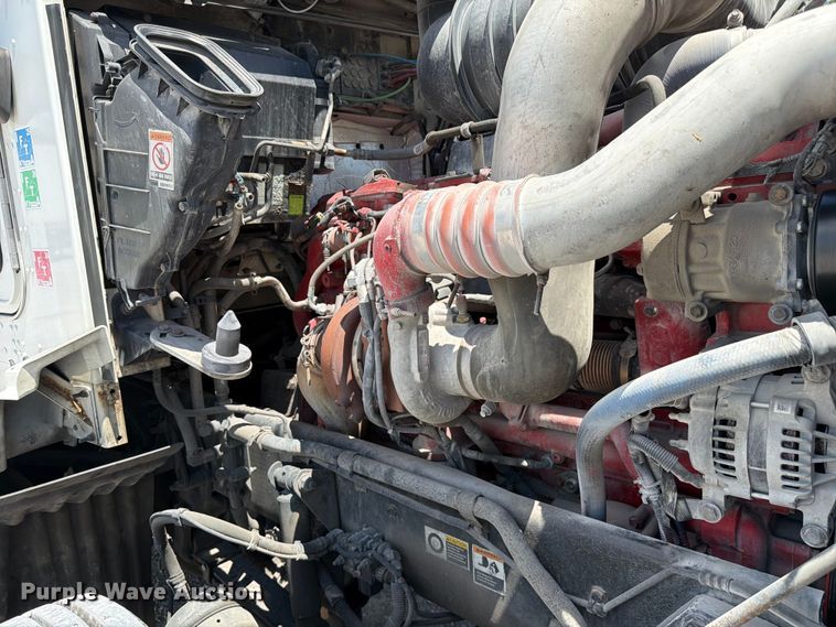 image for item FC3147 2014 Kenworth T660 semi truck
