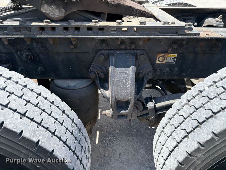 image for item FC3147 2014 Kenworth T660 semi truck