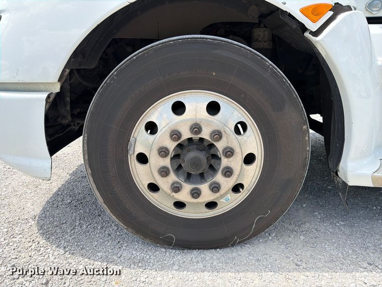 image for item FC3147 2014 Kenworth T660 semi truck