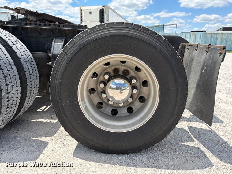 image for item FC3147 2014 Kenworth T660 semi truck