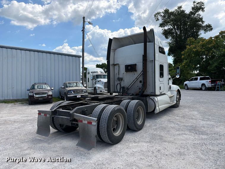 image for item FC3149 2012 Kenworth T660 semi truck