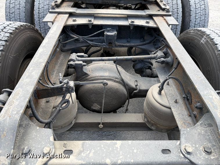 image for item FC3149 2012 Kenworth T660 semi truck