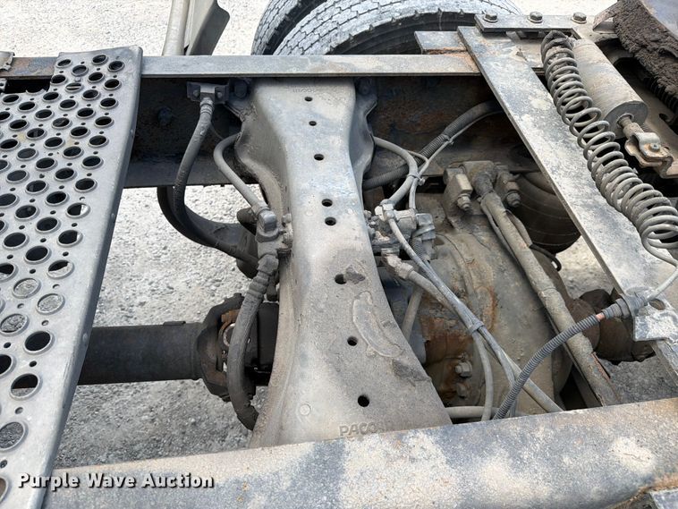 image for item FC3149 2012 Kenworth T660 semi truck