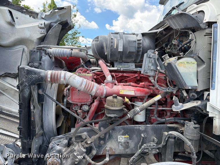 image for item FC3149 2012 Kenworth T660 semi truck