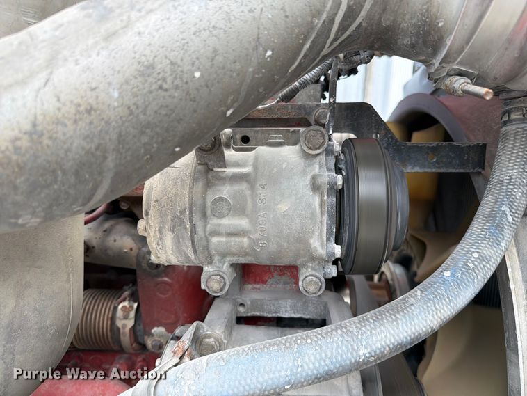 image for item FC3149 2012 Kenworth T660 semi truck
