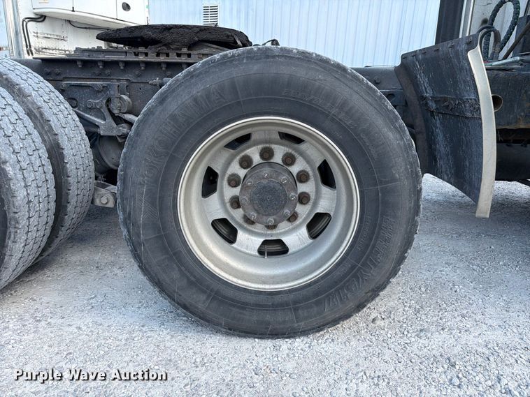 image for item FC3149 2012 Kenworth T660 semi truck