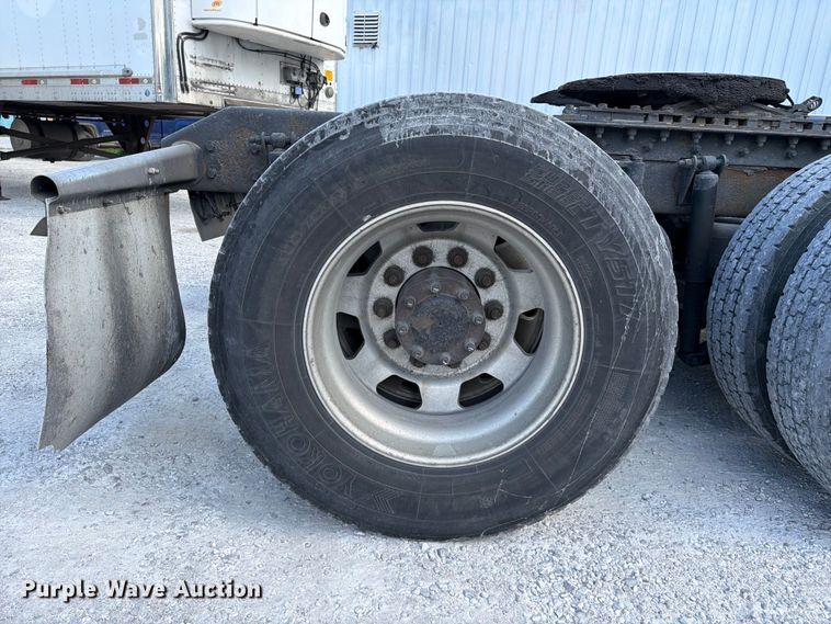 image for item FC3149 2012 Kenworth T660 semi truck