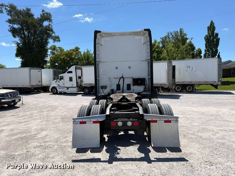 image for item FC3152 2016 Kenworth T680 semi truck