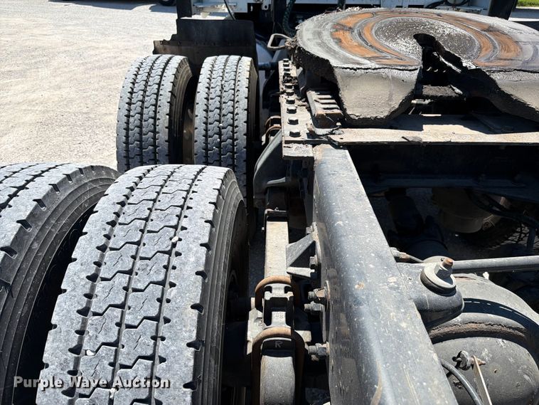 image for item FC3152 2016 Kenworth T680 semi truck
