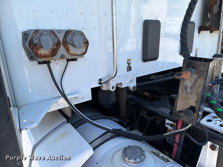 image for item FC3152 2016 Kenworth T680 semi truck