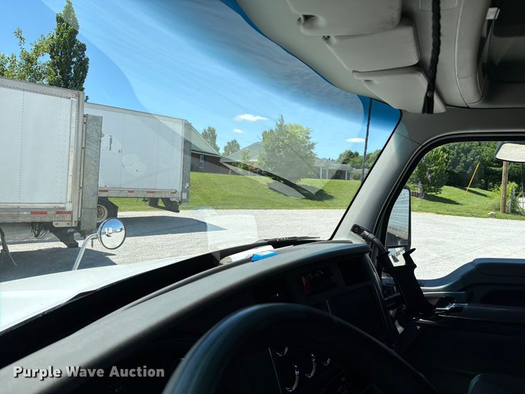 image for item FC3152 2016 Kenworth T680 semi truck