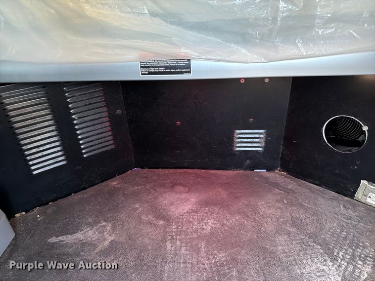 image for item FC3152 2016 Kenworth T680 semi truck