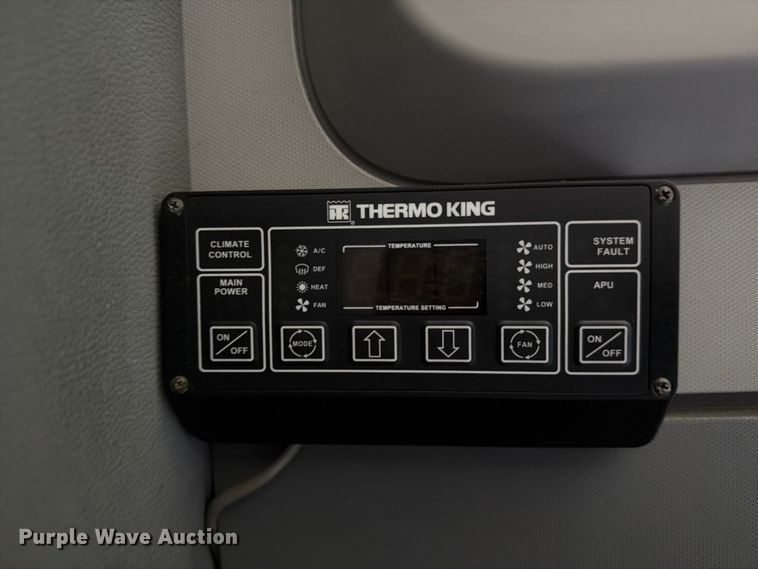 image for item FC3152 2016 Kenworth T680 semi truck